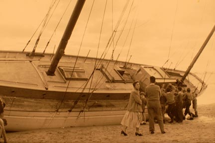 The Yacht - Winston Churchill - Wonthaggi   MFA-311